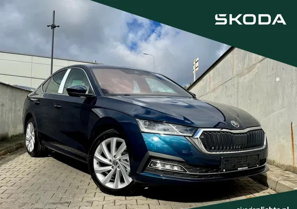 samochody osobowe Skoda Octavia cena 161570 przebieg: 4, rok produkcji 2024 z Prusice